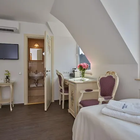 Apartment-hotel Am Rathaus Guest house 2*