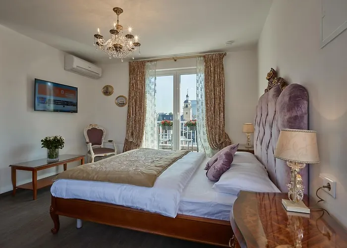 Guest house Apartment-hotel Am Rathaus 4*